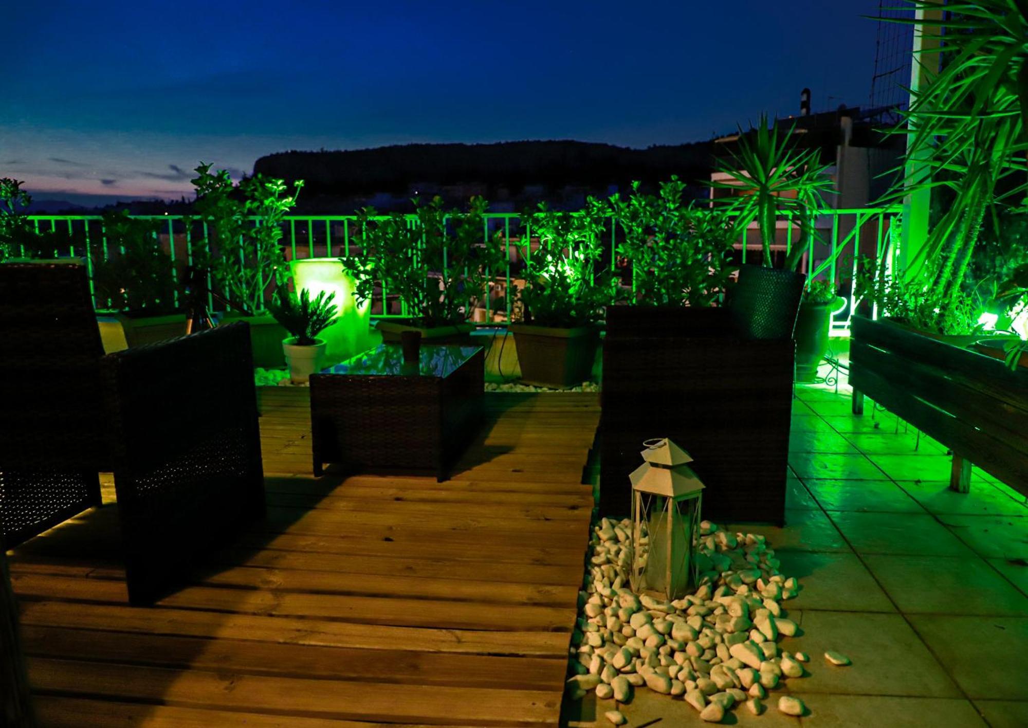 Appartement Renovated Studio With Roof Garden Access, 15 M Walk To Acropolis à Athènes Extérieur photo